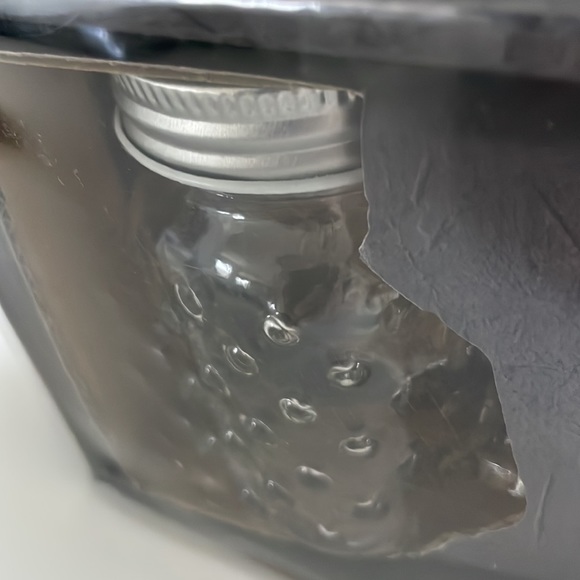 Salt and Pepper shakers by Mason Craft - Picture 2 of 2